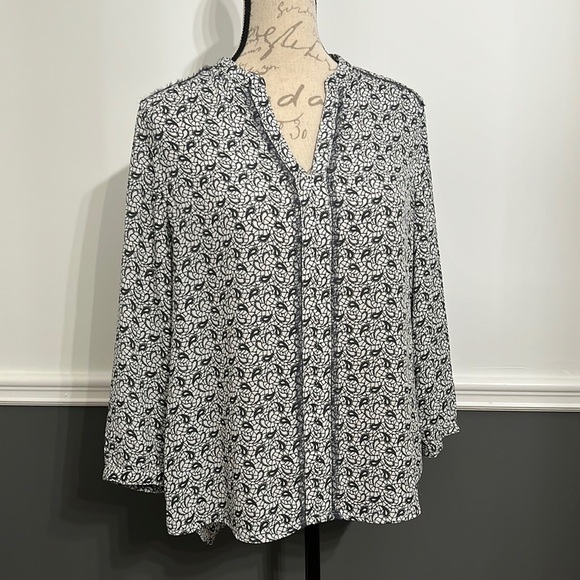 Halogen Tops - Halogen Blouse Medium Swirl Design Polyester